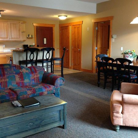 Lizard Creek Lodge Fernie Luaran gambar