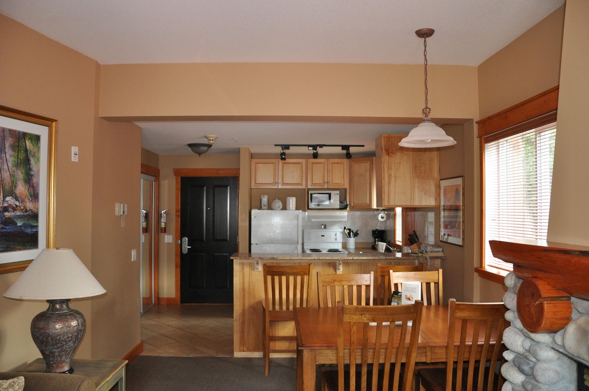 Lizard Creek Lodge Fernie Luaran gambar
