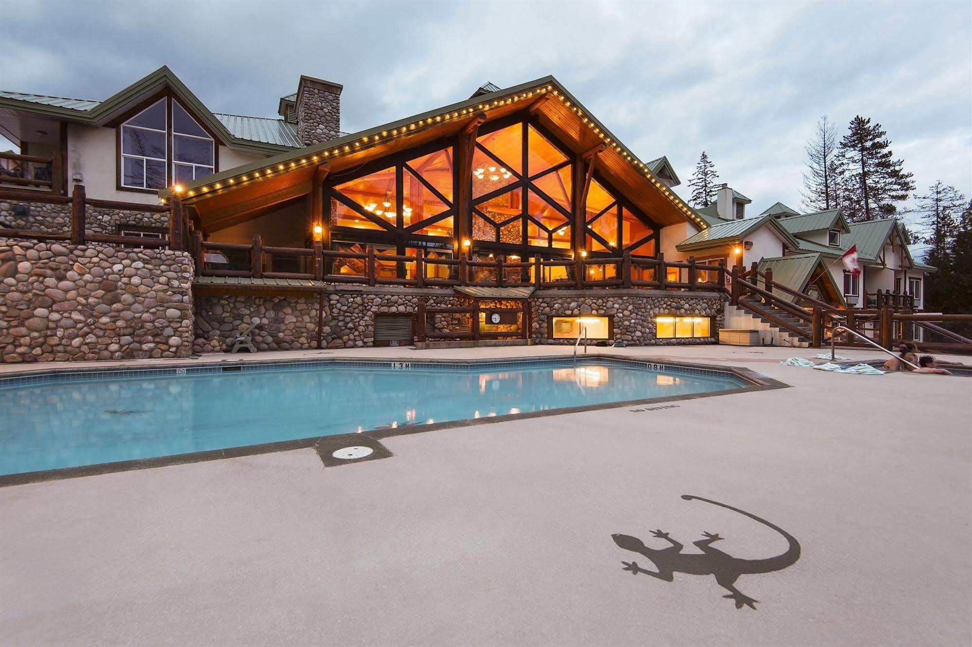 Lizard Creek Lodge Fernie Luaran gambar